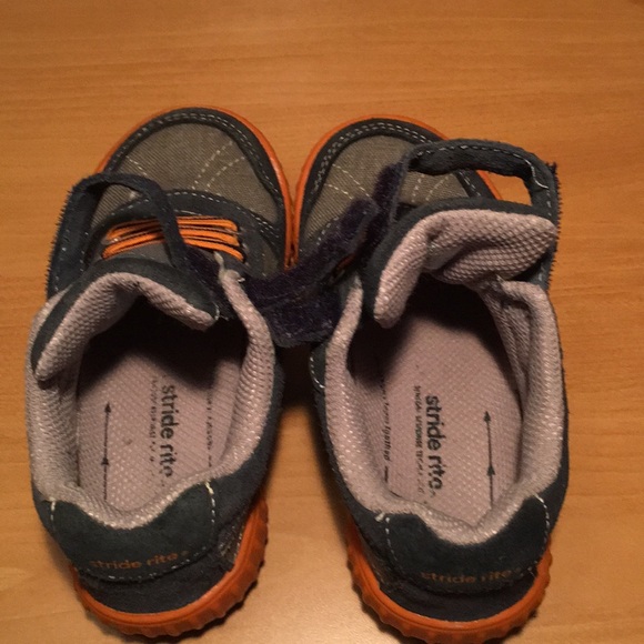 Stride Rite Walker/Sneakers - Picture 3 of 7